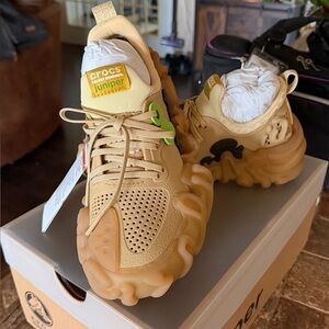 CROCS Pollex Juniper by Salehe Bembury in Manuka